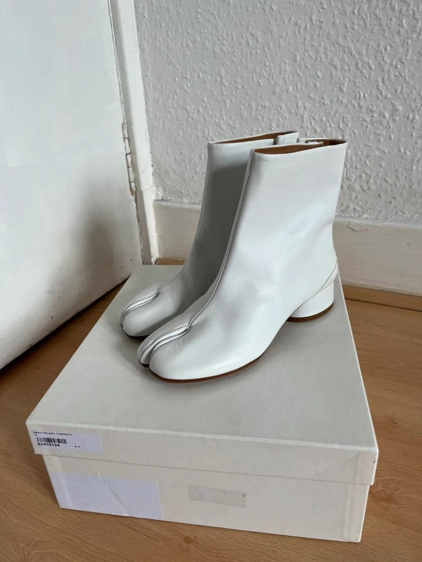Maison Margiela Tabi Leather Ankle Boots – White – EU37 / UK4 / US7
