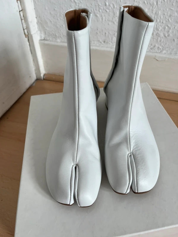 Maison Margiela Tabi Leather Ankle Boots – White – EU37 / UK4 / US7